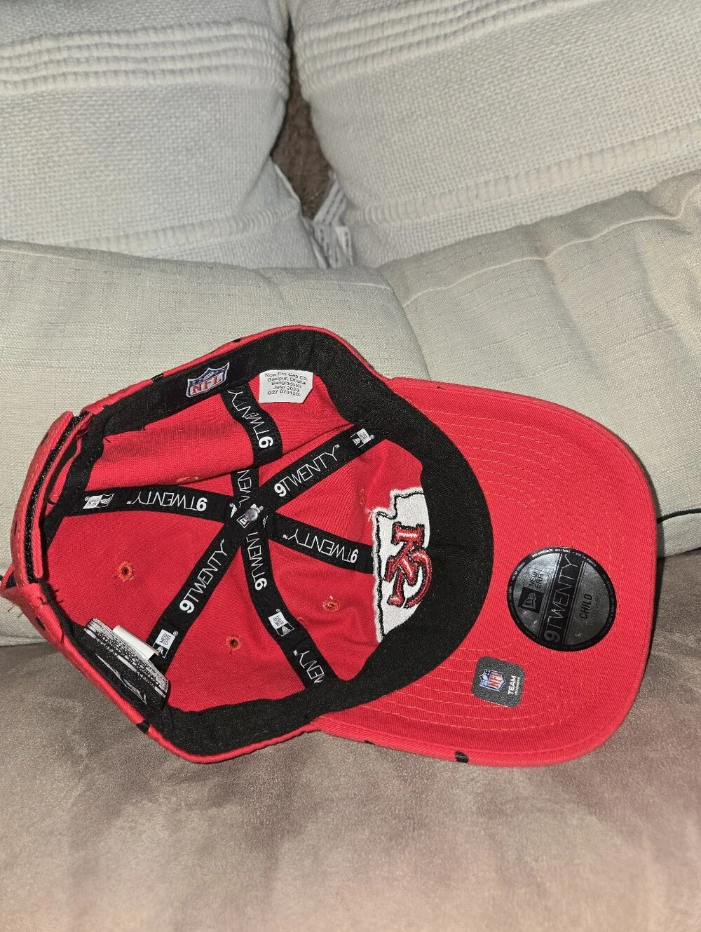 NWT New Era Kids Kansas City Chiefs Red Hat with Black Heart Pattern